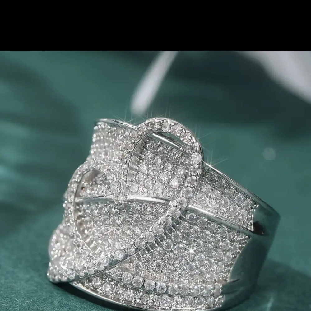 Dazzling Silver Heart Ring - Picture 5 of 5